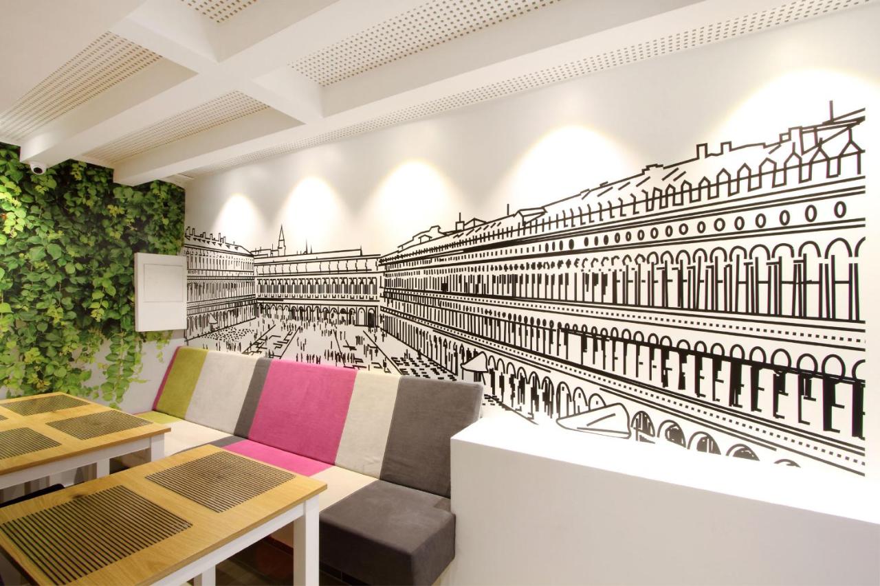 Hotel Cosmopolit photo