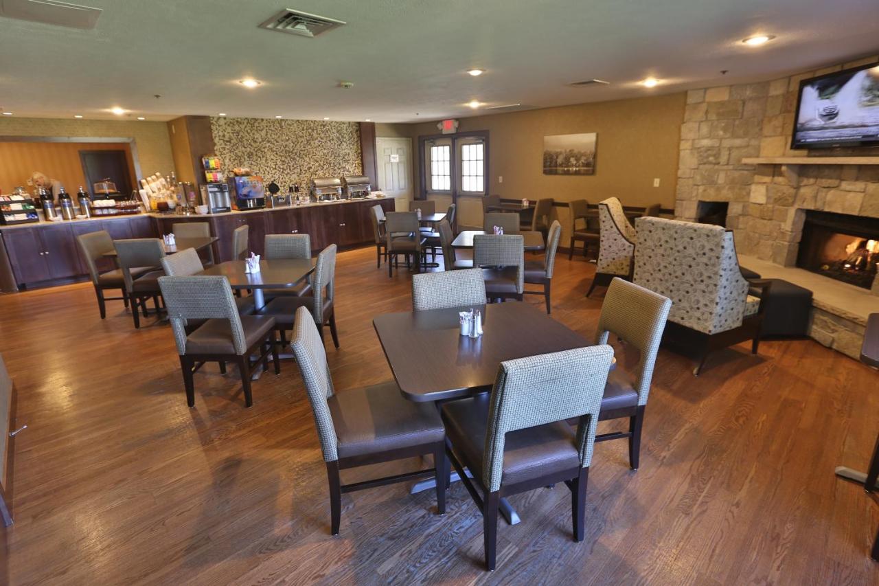 Ivy Court Inn and Suites — photo 9