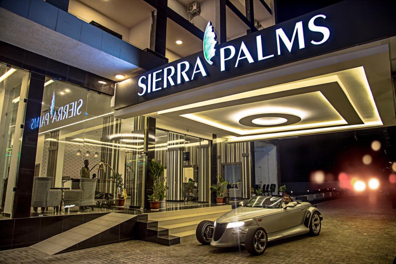 Image: Sierra Palms Resort