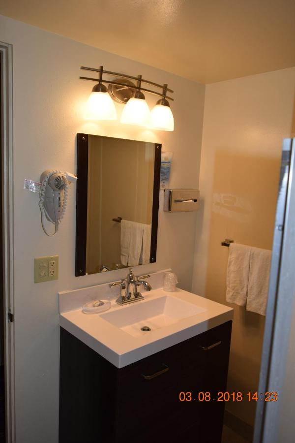 Stanlunds Inn and Suites — photo 3