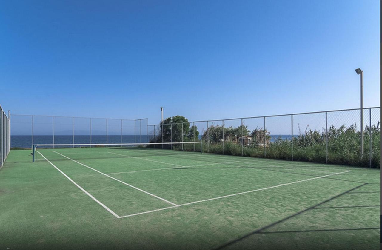 Tennis court: All Senses Nautica Blue Exclusive Resort & Spa - All Inclusive