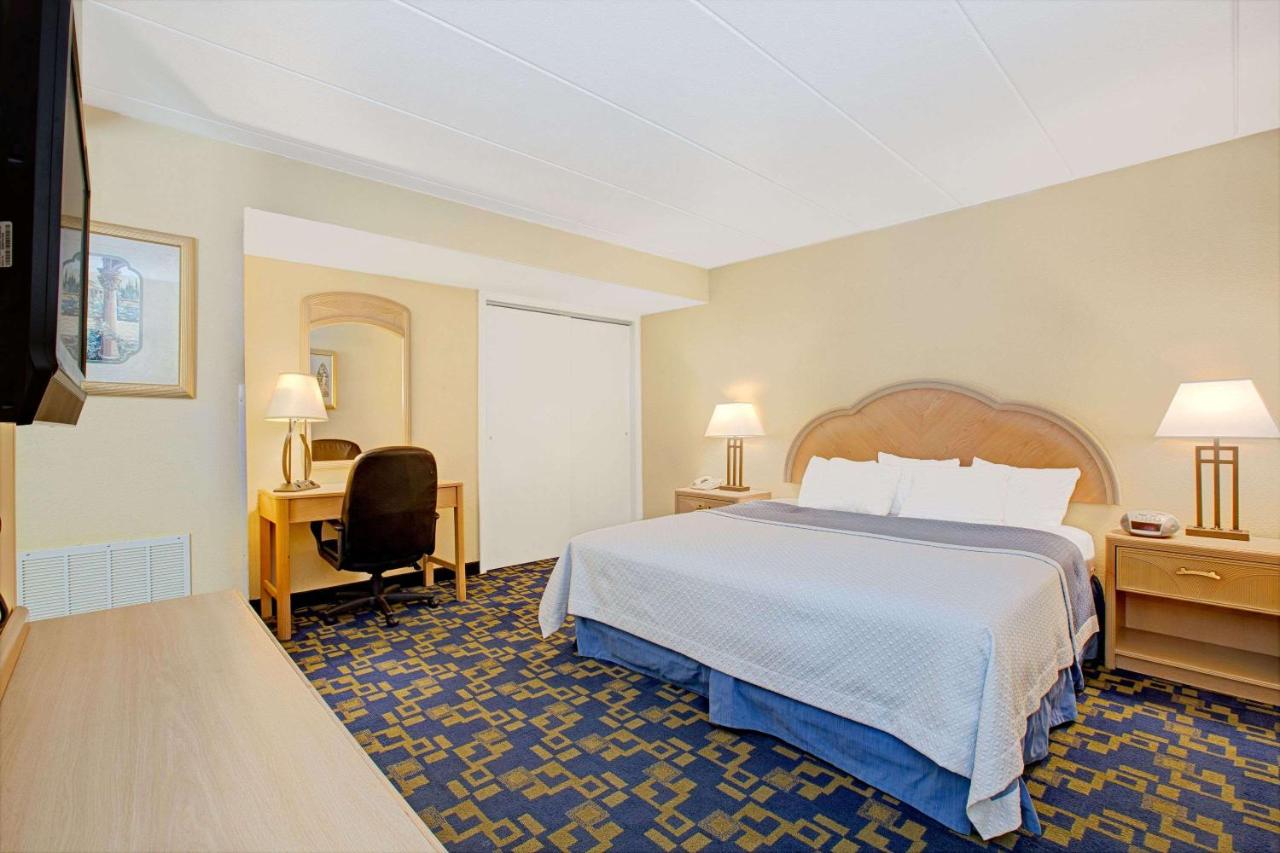 Town House Motel — photo 12