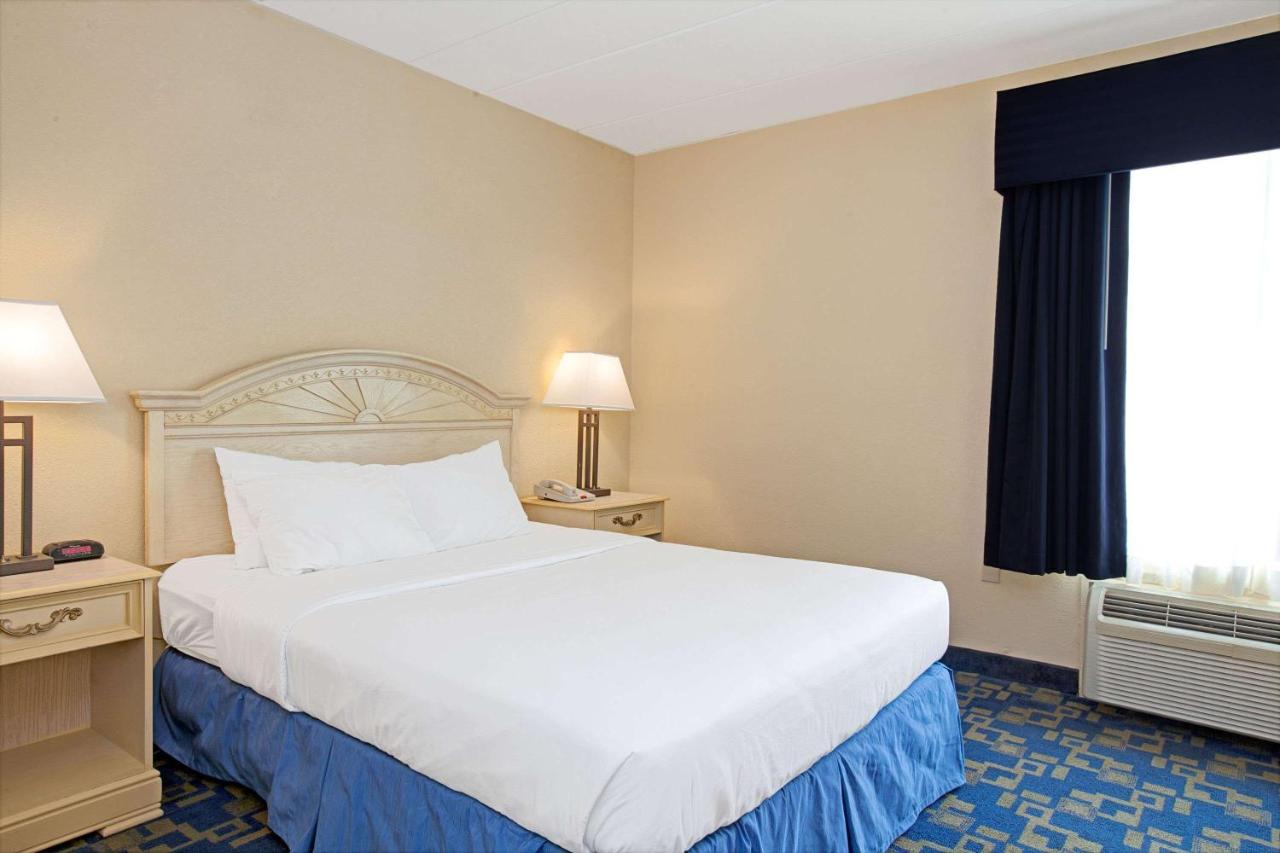 Town House Motel — photo 10