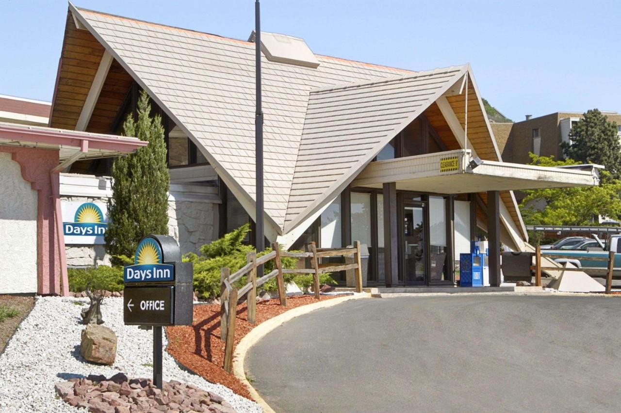 Image: Days Inn by Wyndham Colorado Springs/Garden of the Gods