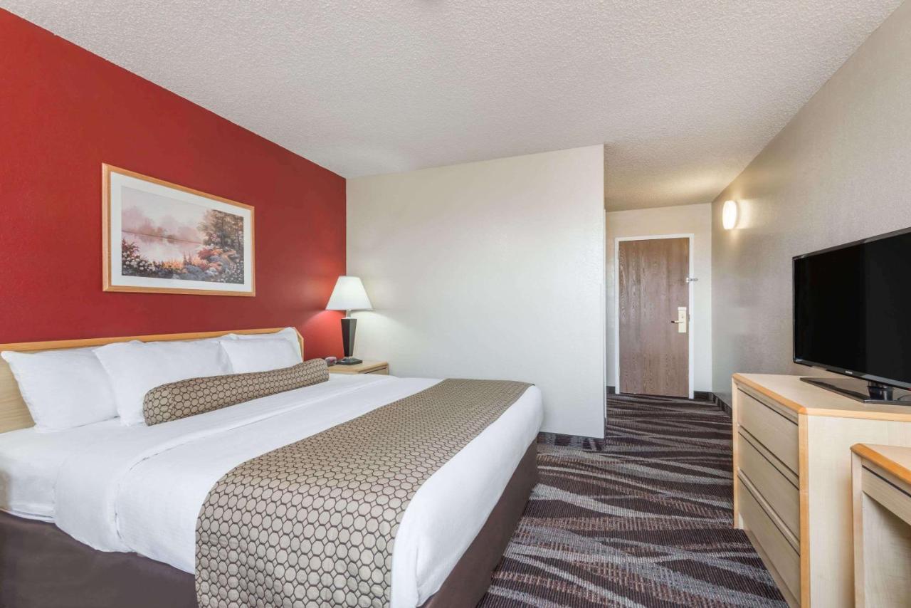 D & D Motel & Apartments — photo 16