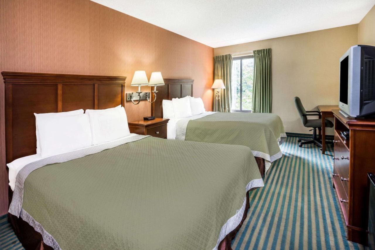 pet friendly hotels in westminster md