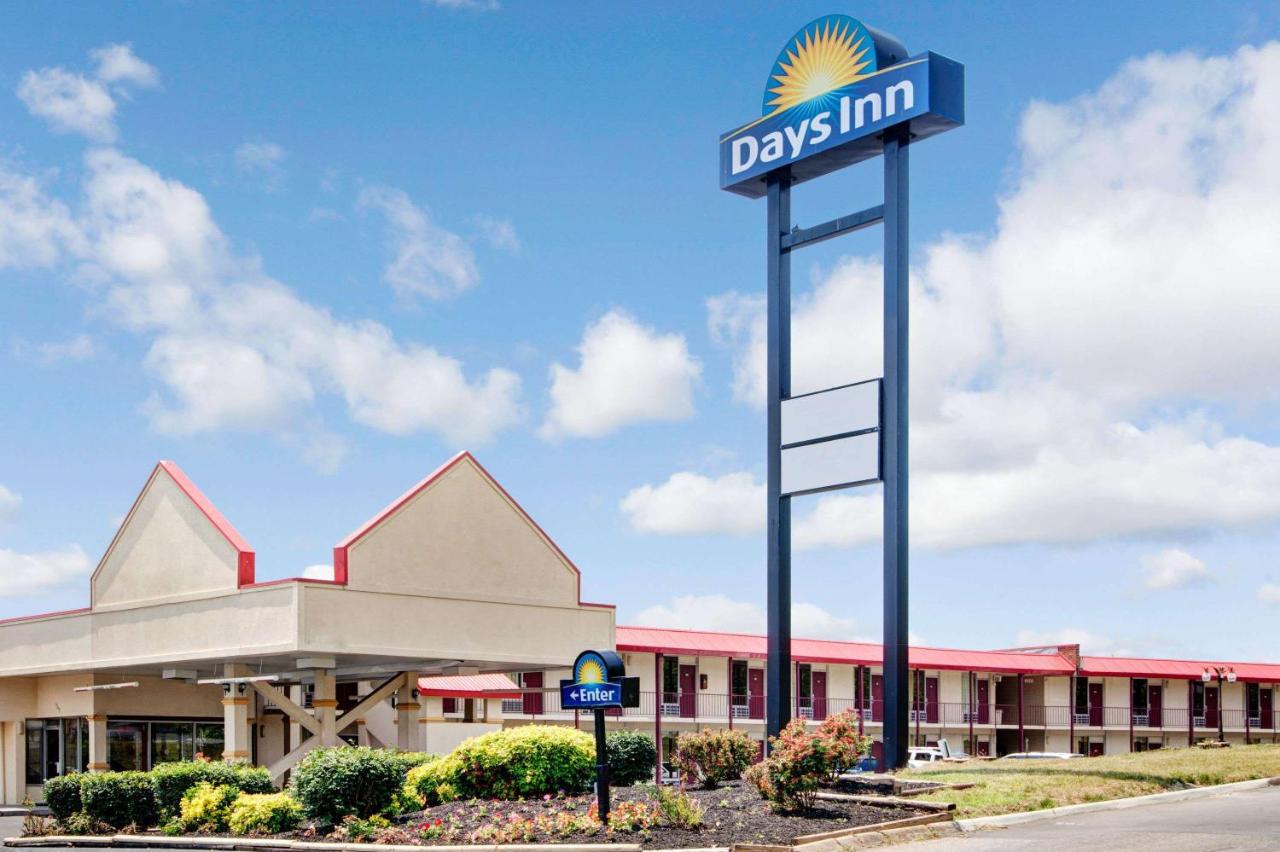 Image: Days Inn by Wyndham Knoxville West