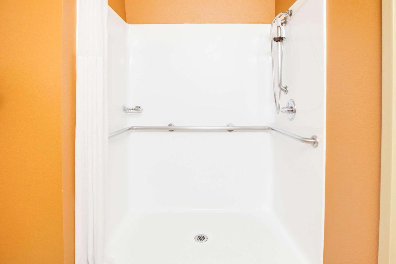 Executive Inn — photo 8