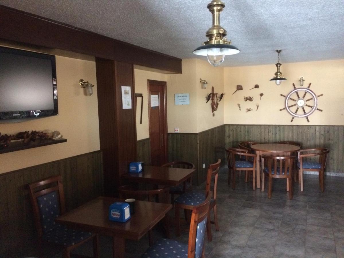 Hotel Brisamar (España Bañugues) - Booking.com