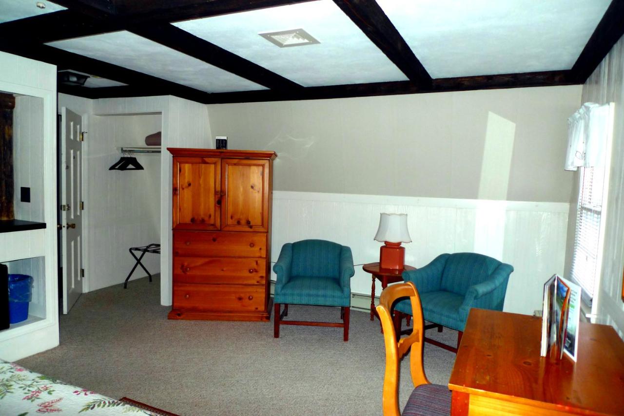 Old Field House — photo 15