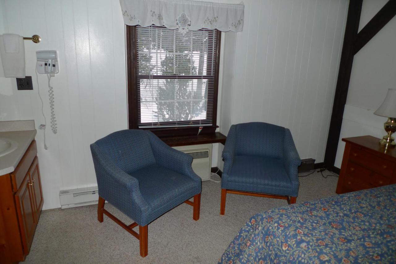 Old Field House — photo 12