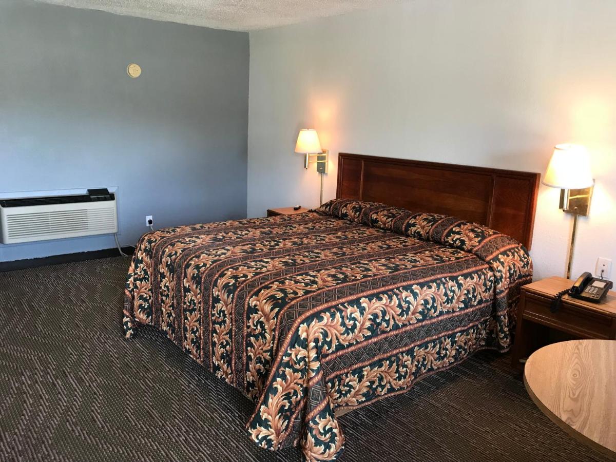 Budget Inn — photo 2