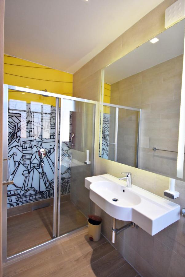 Hotel Cosmopolit photo