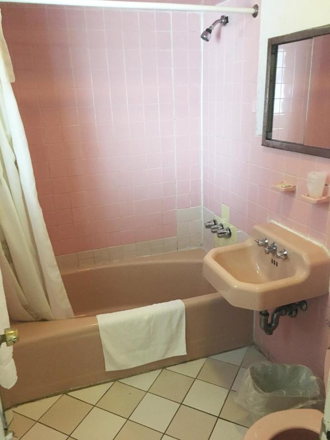 Village Motel — photo 3