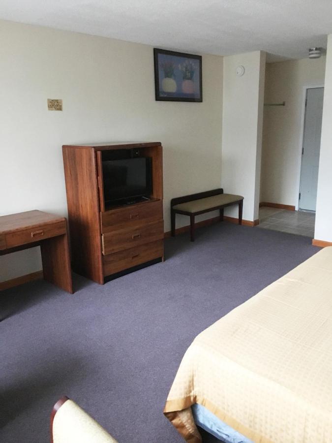 Village Motel — photo 15