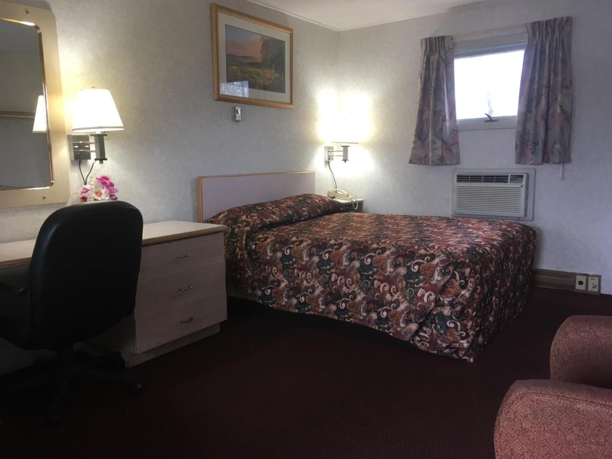 BUDGET INN — photo 15