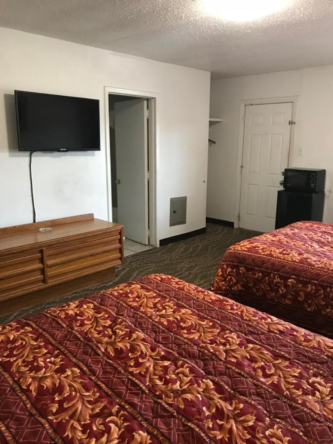 Budget Inn — photo 17