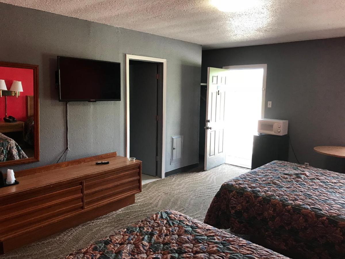 Budget Inn — photo 16