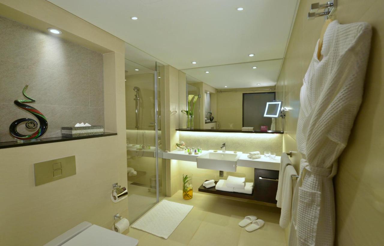 Crowne Plaza Bahrain, an IHG Hotel photo