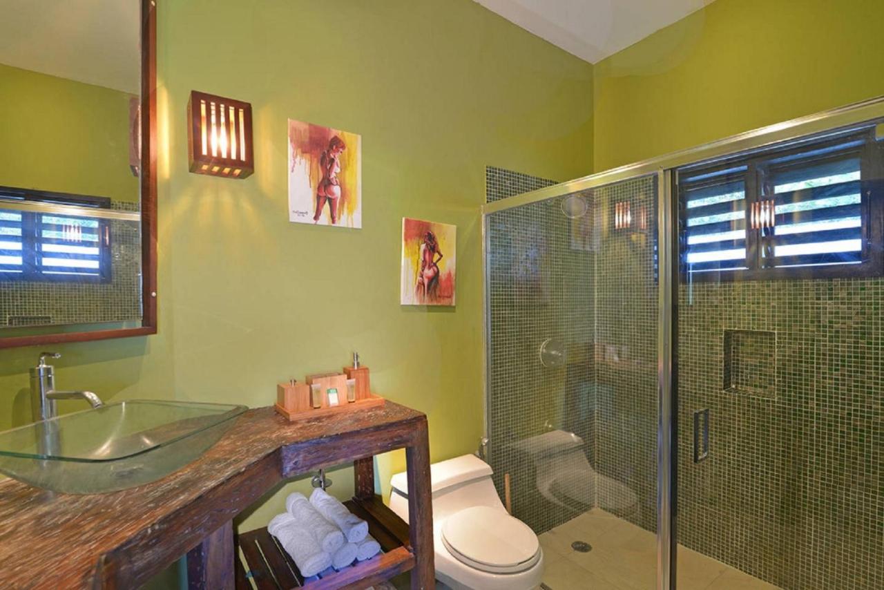 Luxury Villa sleeps 6, Beach Access, Montego Bay - 3