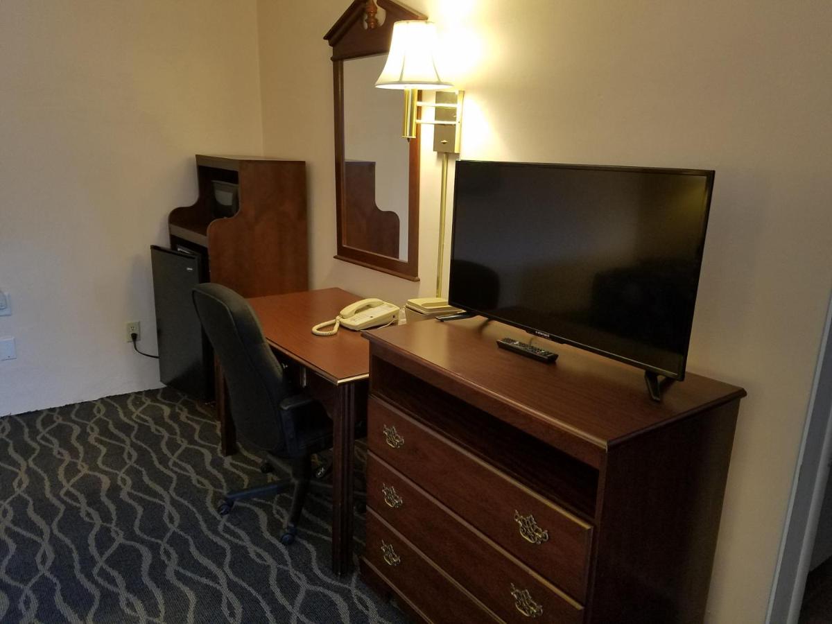 Budget Inn-Bedford — photo 9