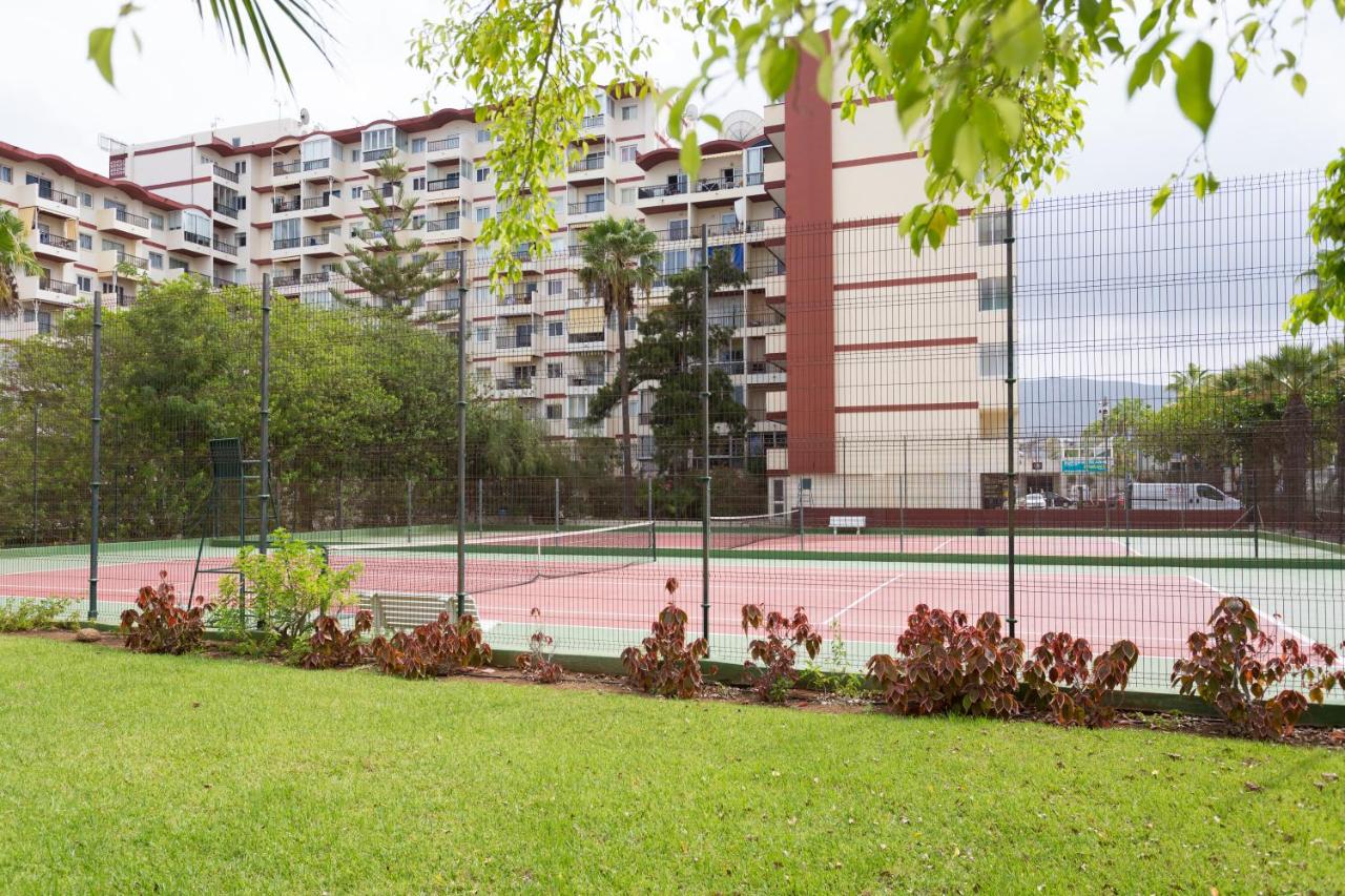 Tennis court: Enchanting El Dorado Accommodation, Sea View!