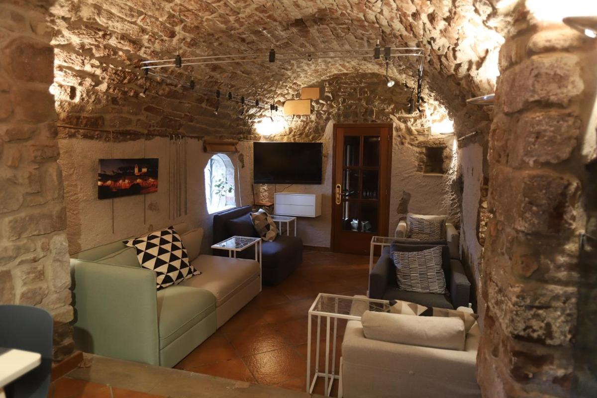 Hotel la Sagrera SFB, Sant Fruitos de Bages, Spain - Booking.com