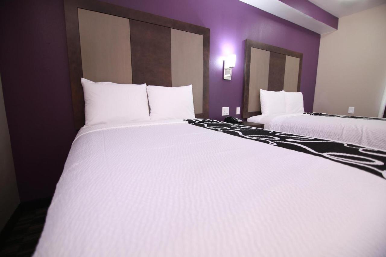 Jackson Heights Inn and Suites — photo 10