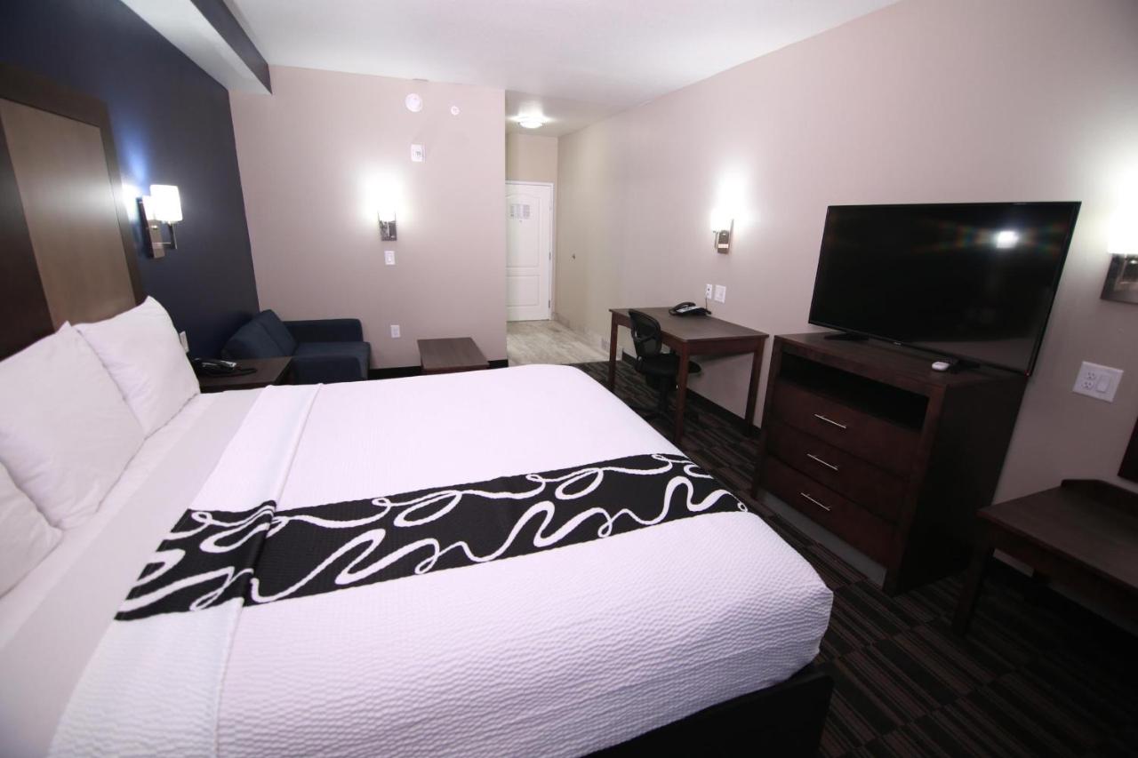 Jackson Heights Inn and Suites — photo 22