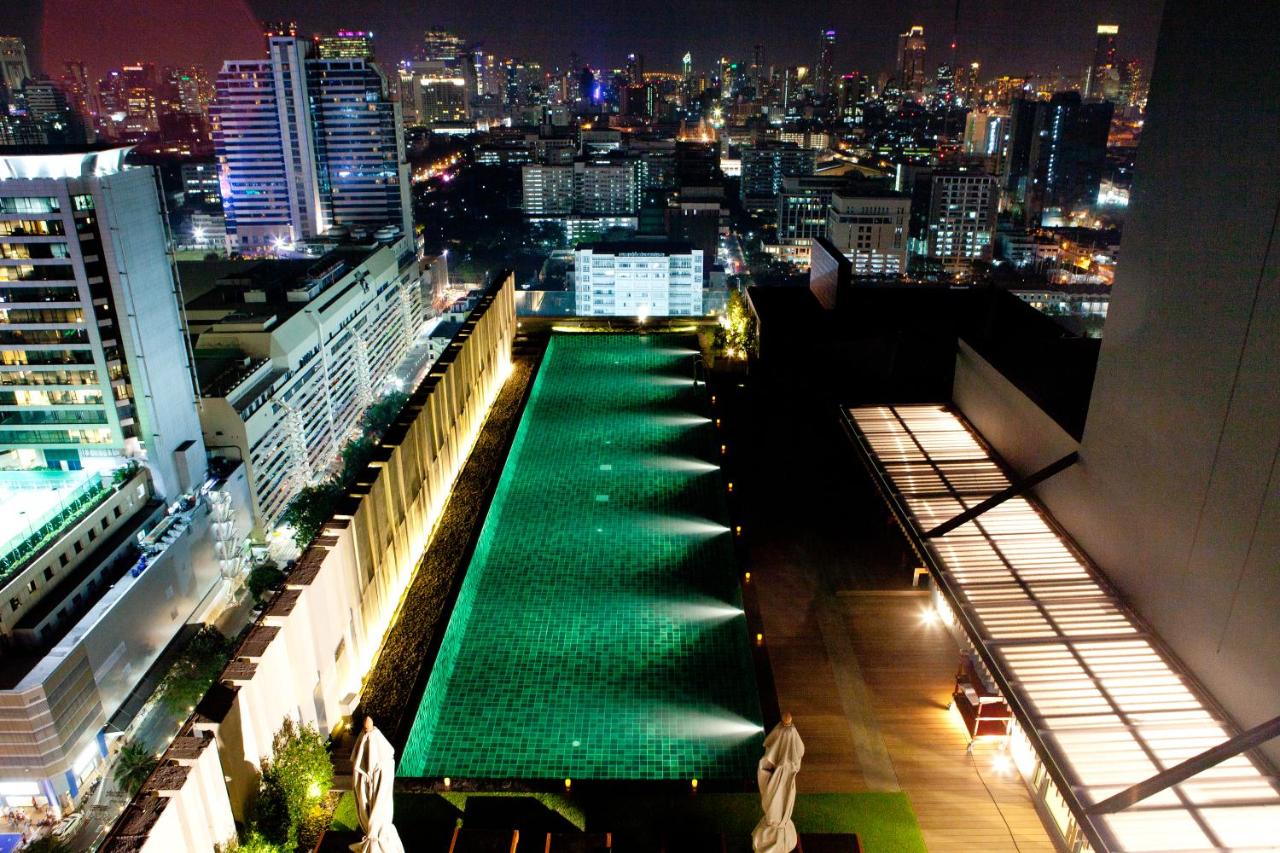 Rooftop swimming pool: Mercure Bangkok Siam