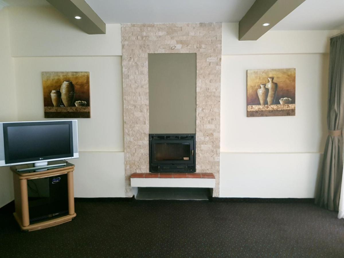 Madisson Hotel photo
