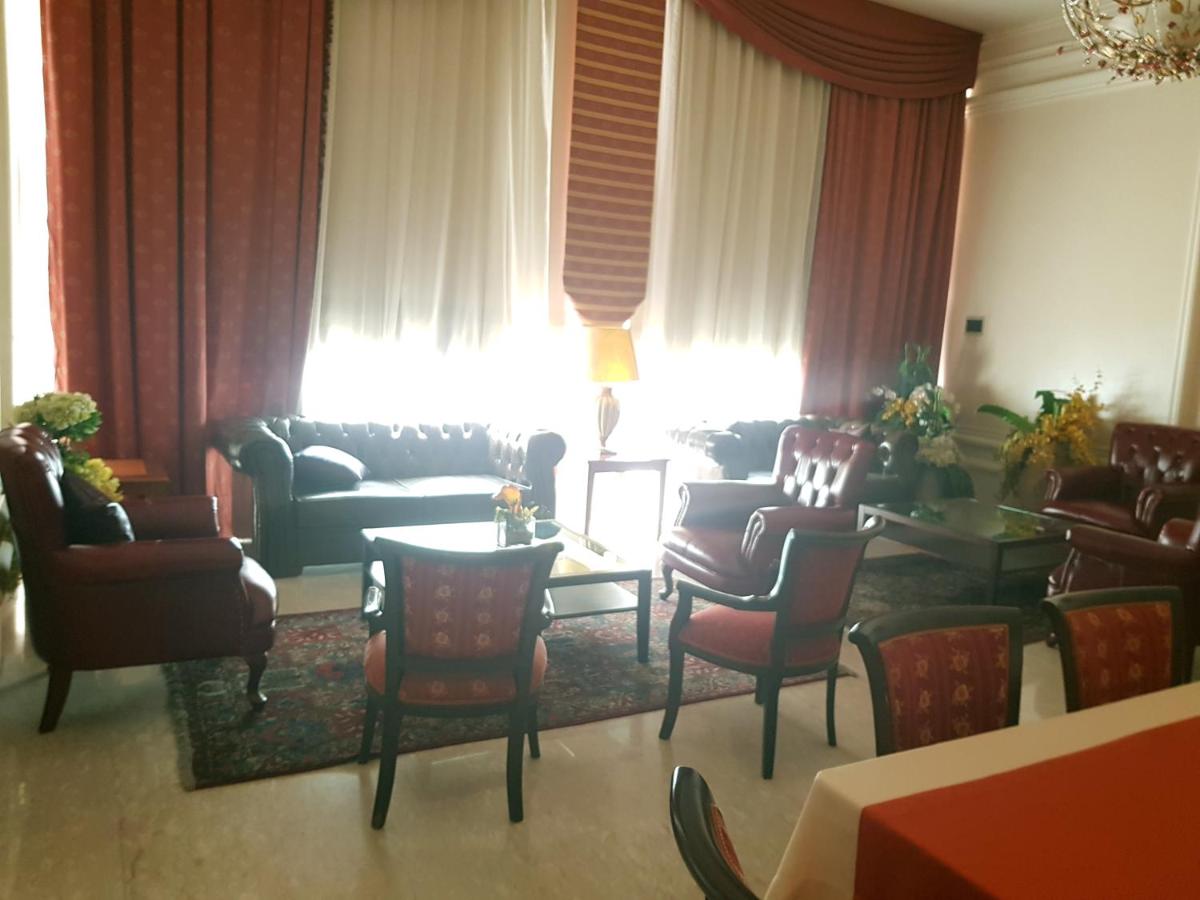 Madisson Hotel photo