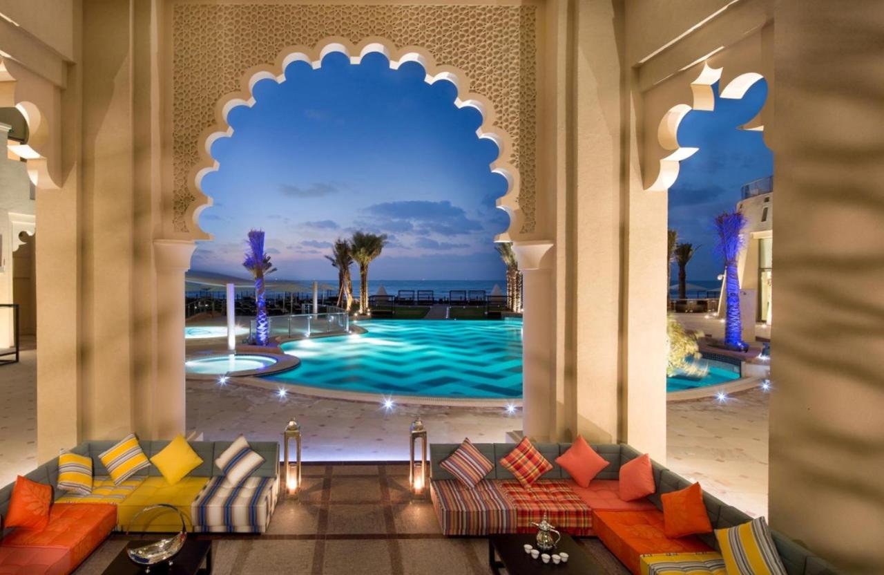 Heated swimming pool: Bahi Ajman Palace Hotel