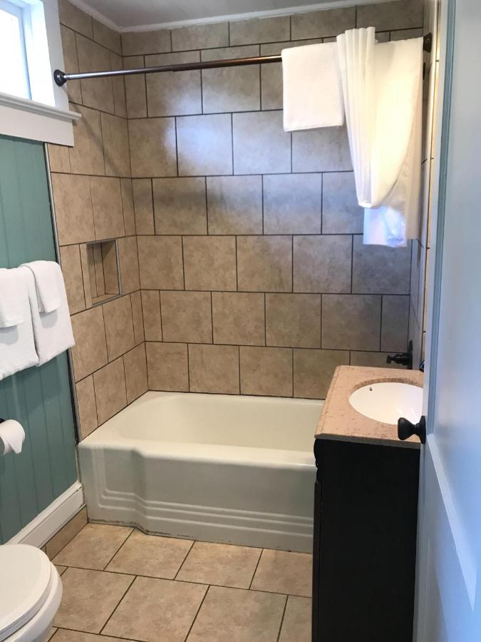 Riverside Lodge at Chimney Rock — photo 14