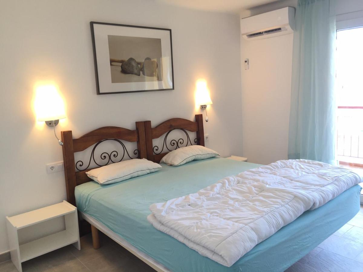AwayDays - 119 - Modern Duplex 50m from the Beach ...