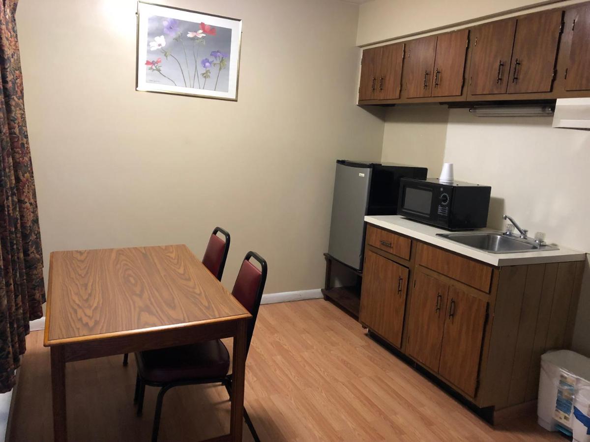 Village Inn Motel Holt — photo 19