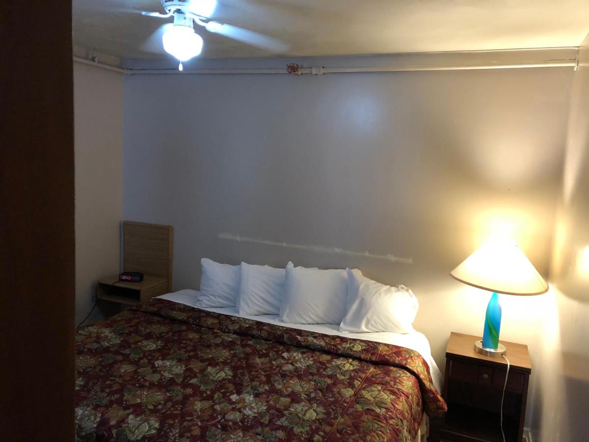 Village Inn Motel Holt — photo 23