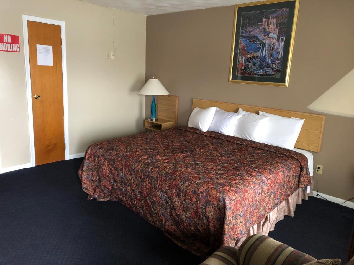 Village Inn Motel Holt — photo 11
