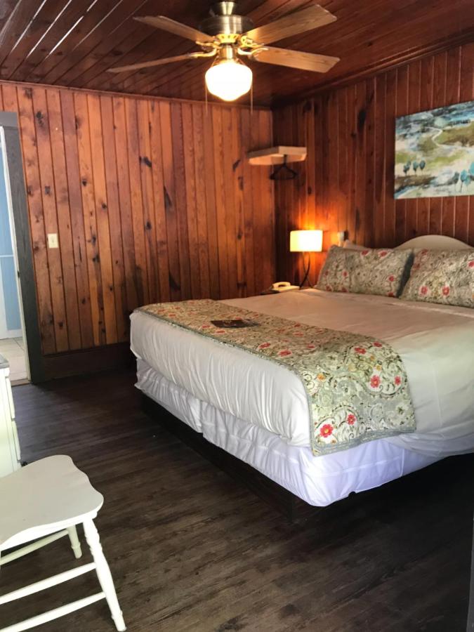 Riverside Lodge at Chimney Rock — photo 6