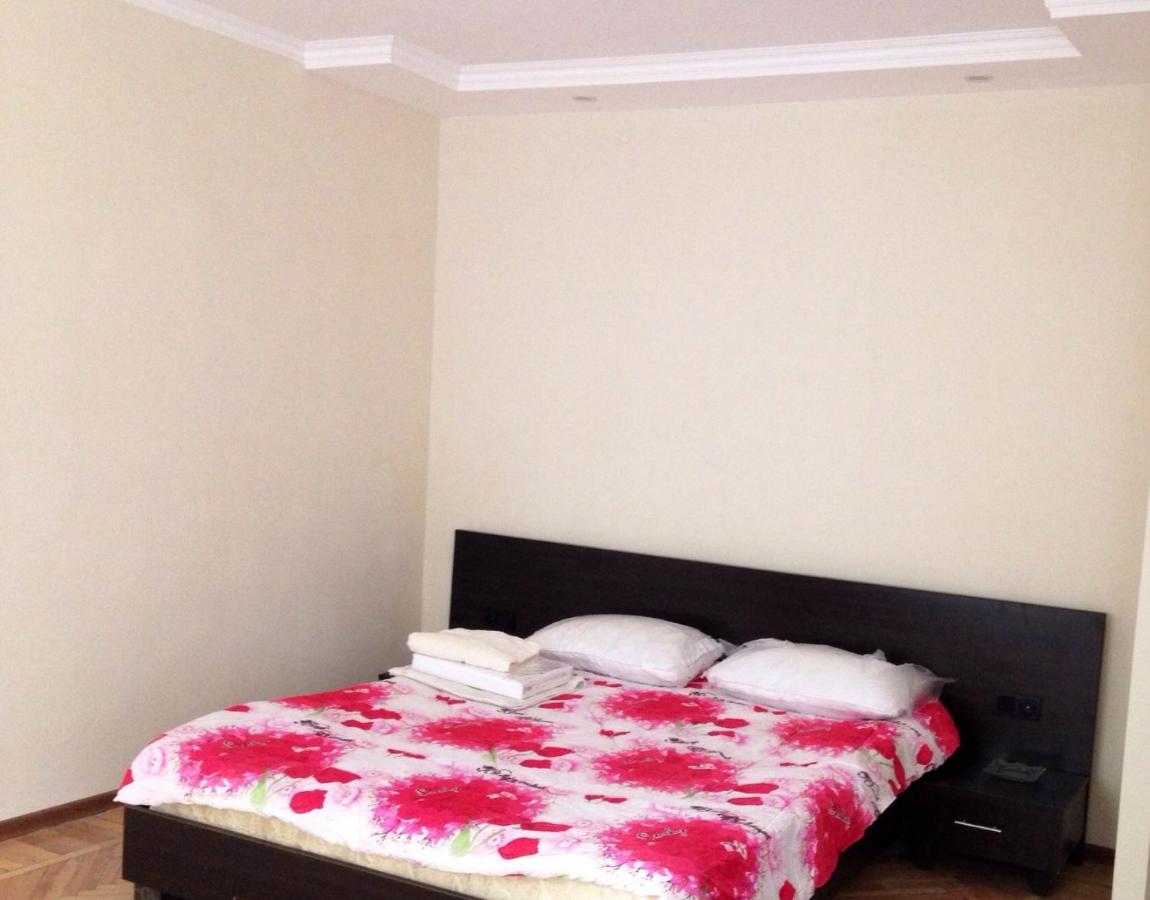 Фото Yerevan Center Studio Apartment