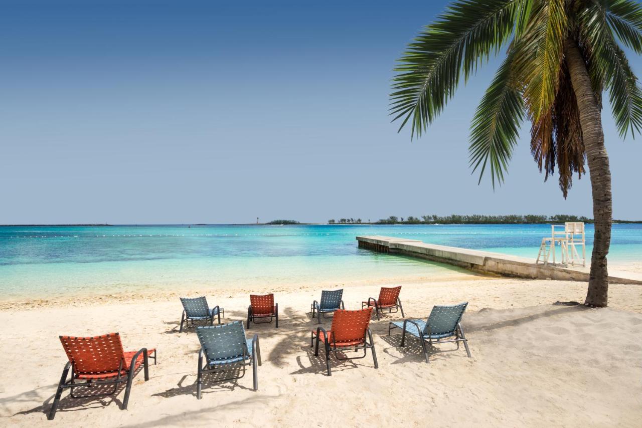 Beach: Holiday Inn Express & Suites Nassau, an IHG Hotel