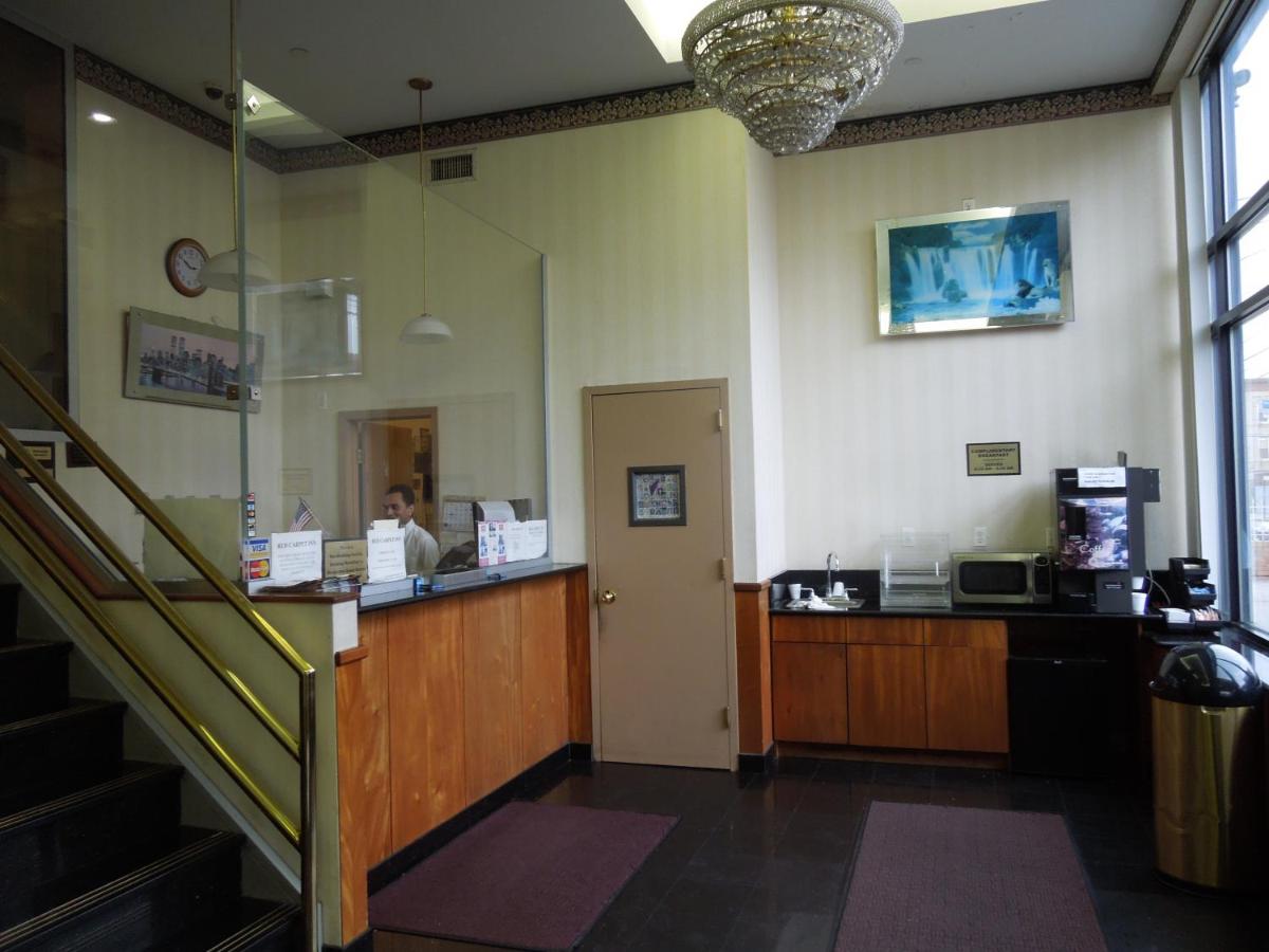 Red Carpet Inn Brooklyn - 4