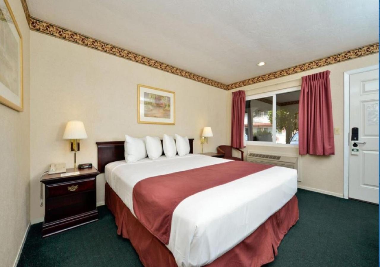 Americas Best Value Inn - Sky Ranch Palo Alto — photo 11