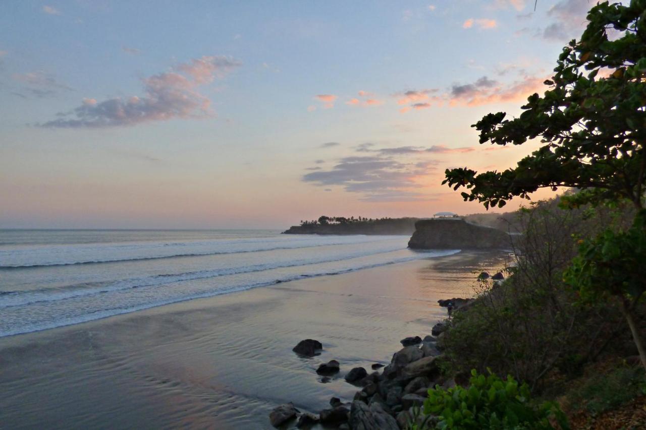 Beach: Vista Las Olas Surf Resort