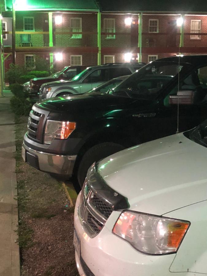 Budget Inn — photo 12