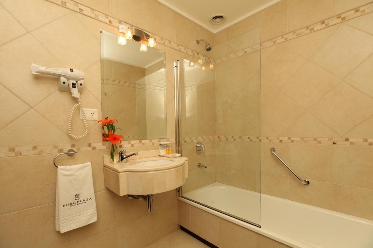 Europlaza Hotel & Suites photo