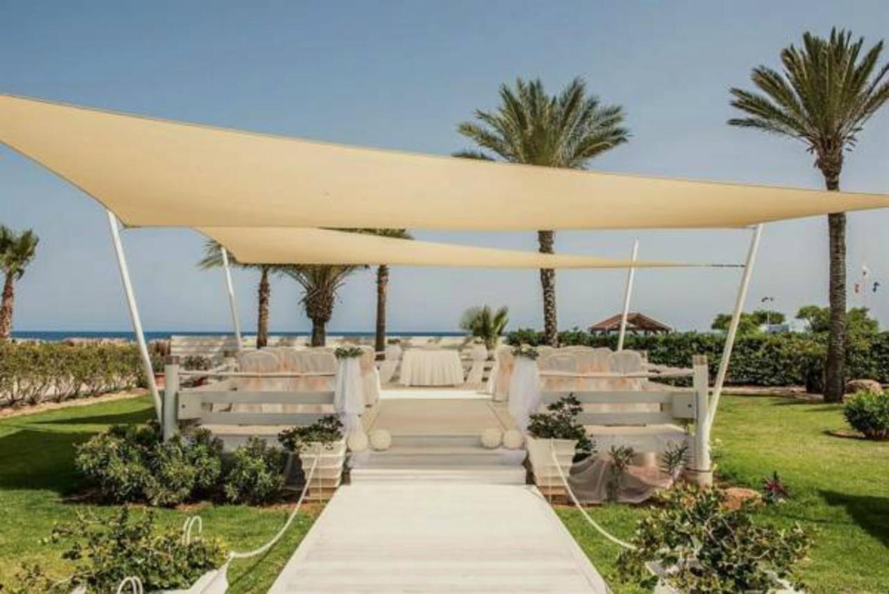 Asterias Beach Hotel photo