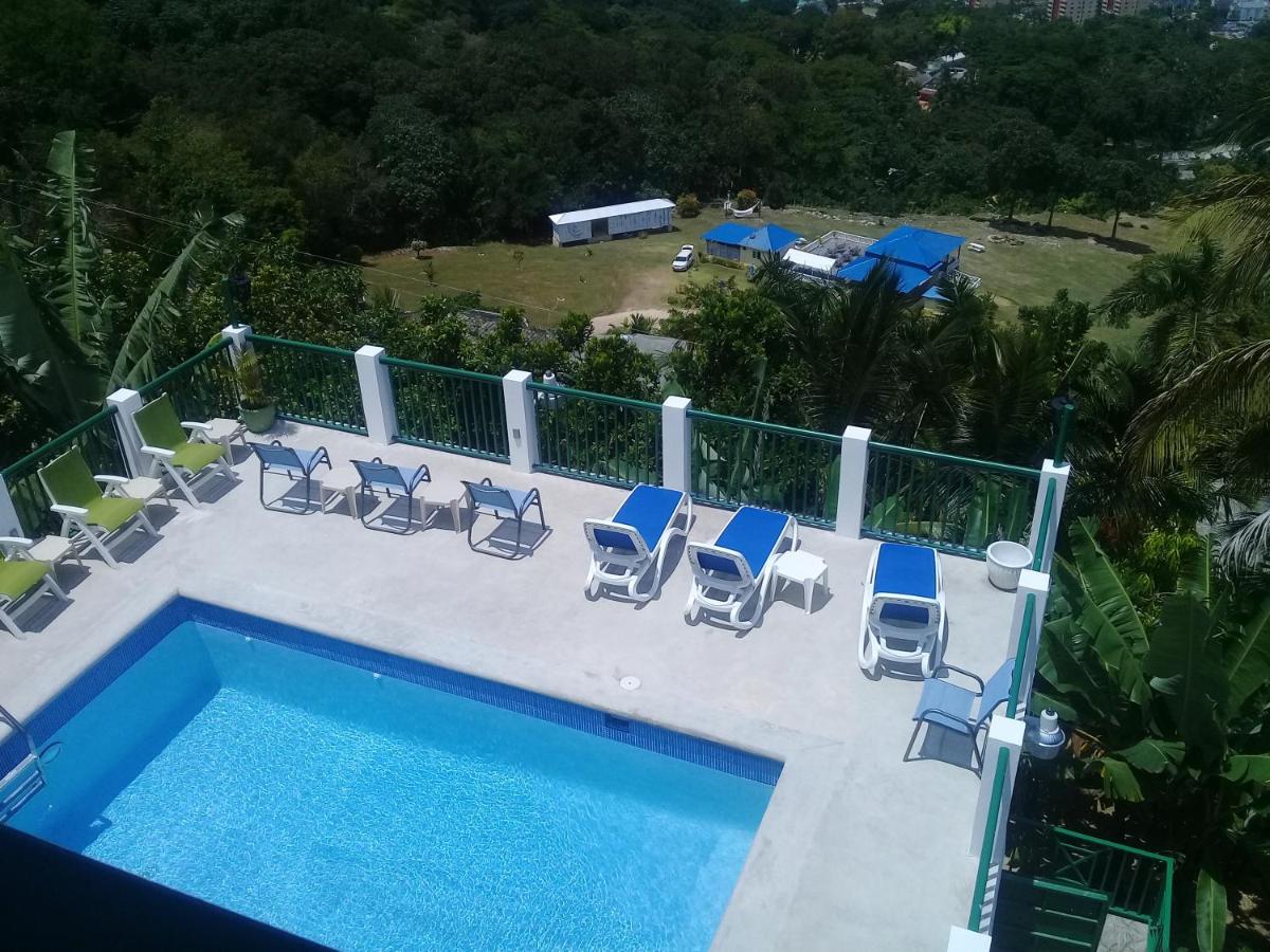 Pink Rock Inn Bed and Breakfast - 4