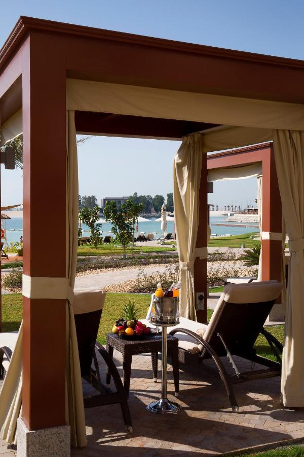 Beach: Bab Al Qasr Hotel