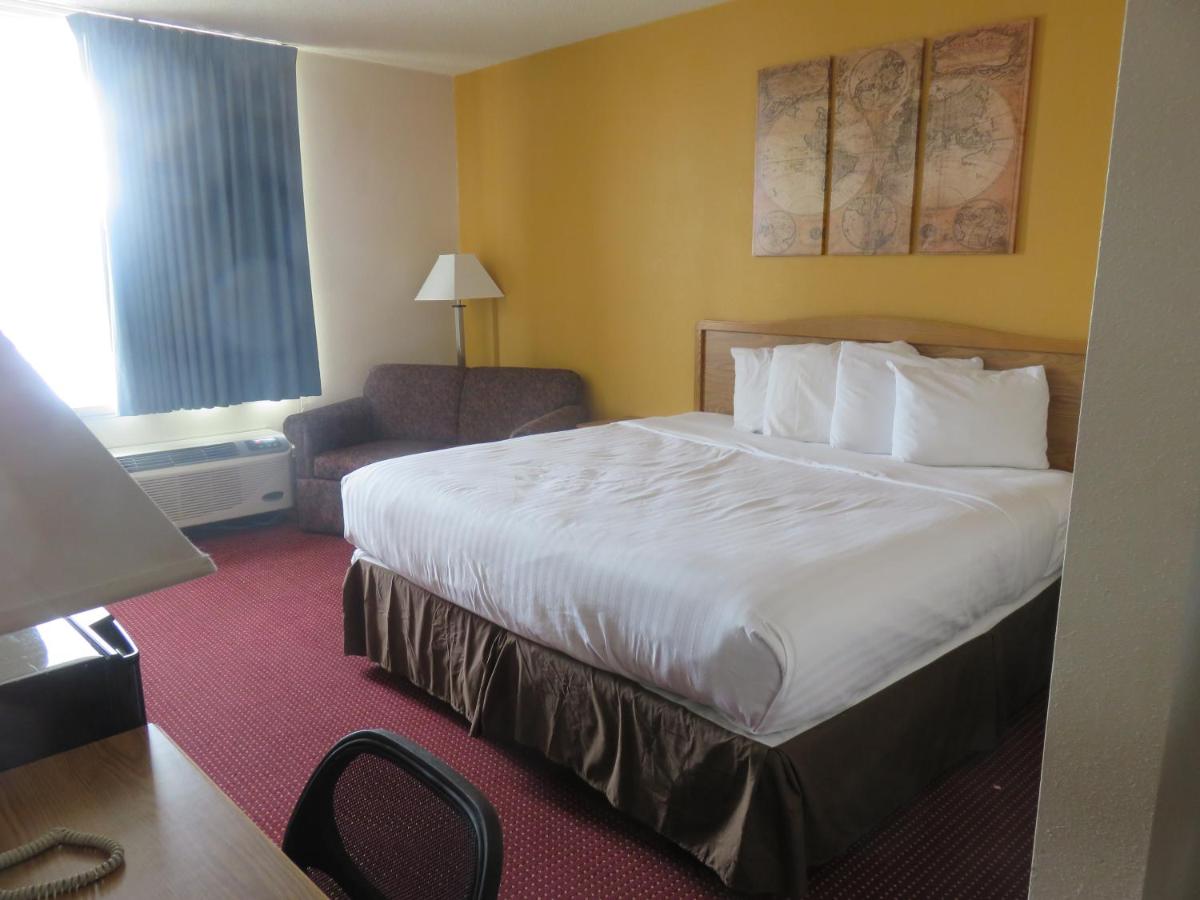Vista Inn & Suites Fargo, North Dakota — photo 12
